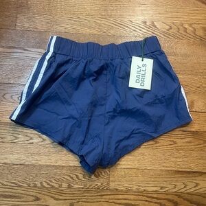 Daily Drills Super Bounce Shorts with Stripes - NAVY (medium)